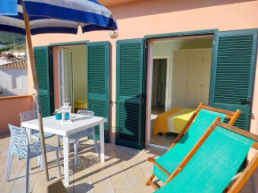 Bilocale con terrazzo vista mare Cavo
